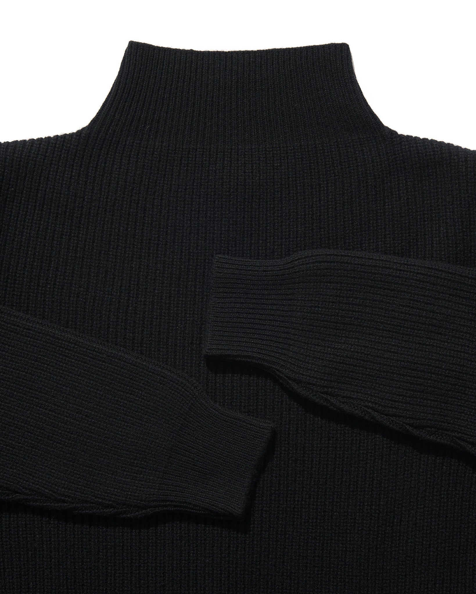 Funnel Neck in Black